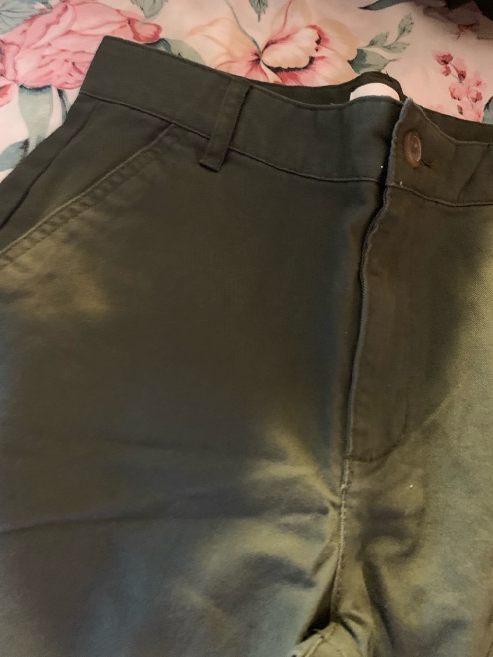 Old Navy Boys Olive Green Stretch Chino Shorts Size 12 - Picture 5 of 11